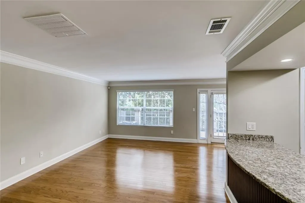 6980 Roswell Road Unit E7, Sandy Springs, Georgia 30328, 2 Bedrooms Bedrooms, ,2 BathroomsBathrooms,Residential,Sold,6980 Roswell Road Unit E7,6927973