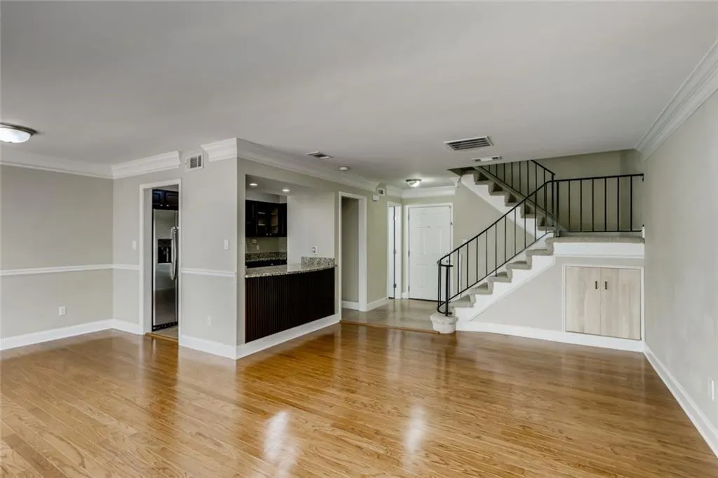 6980 Roswell Road Unit E7, Sandy Springs, Georgia 30328, 2 Bedrooms Bedrooms, ,2 BathroomsBathrooms,Residential,Sold,6980 Roswell Road Unit E7,6927973