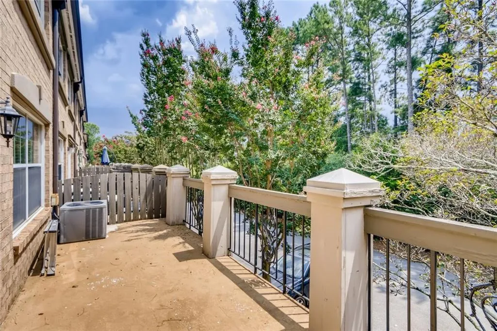 6980 Roswell Road Unit E7, Sandy Springs, Georgia 30328, 2 Bedrooms Bedrooms, ,2 BathroomsBathrooms,Residential,Sold,6980 Roswell Road Unit E7,6927973