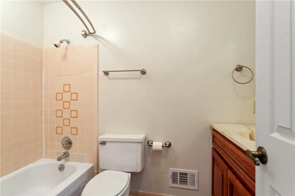 5065 Nesbit Ferry Lane, Sandy Springs, Georgia 30350, 4 Bedrooms Bedrooms, ,4 BathroomsBathrooms,Residential,Sold,5065 Nesbit Ferry Lane,7165527 5065 Nesbit Ferry Lane, Sandy Springs, Georgia 30350, 4 Bedrooms Bedrooms, ,4 BathroomsBathrooms,Residential,Sold,5065 Nesbit Ferry Lane,7165527