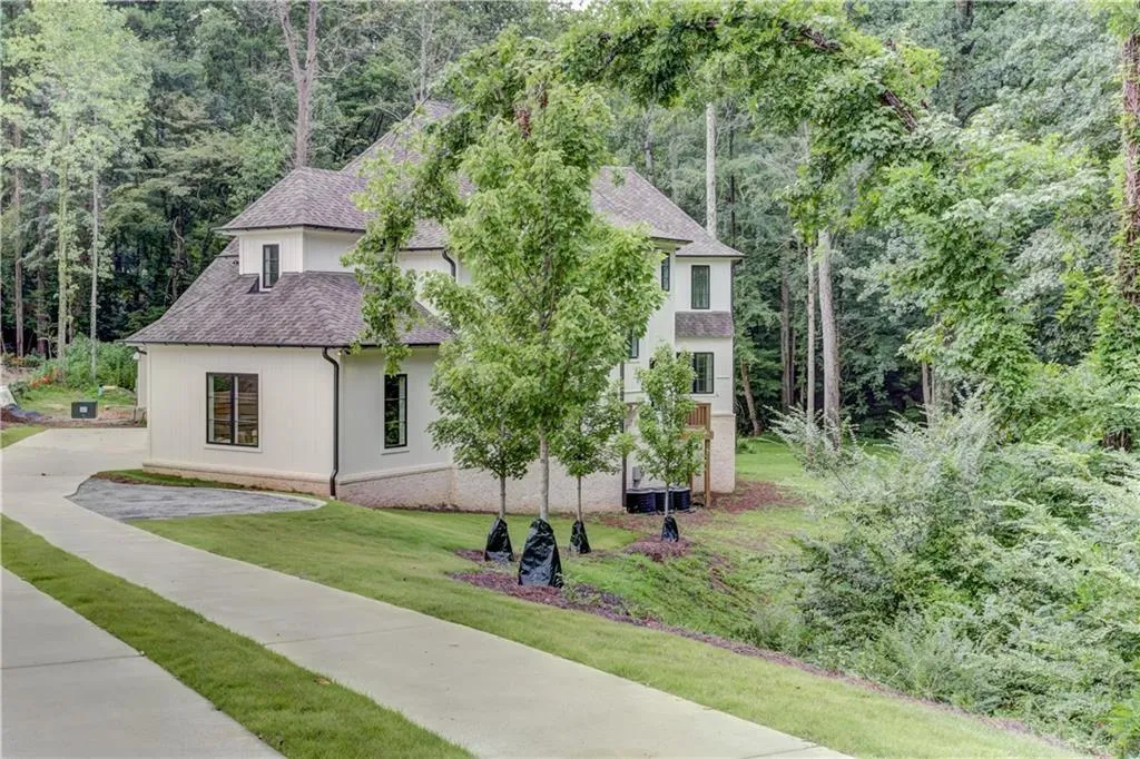 5001 Rebel Trail, Atlanta, Georgia 30327, 5 Bedrooms Bedrooms, ,5 BathroomsBathrooms,Residential,Sold,5001 Rebel Trail,6618575
