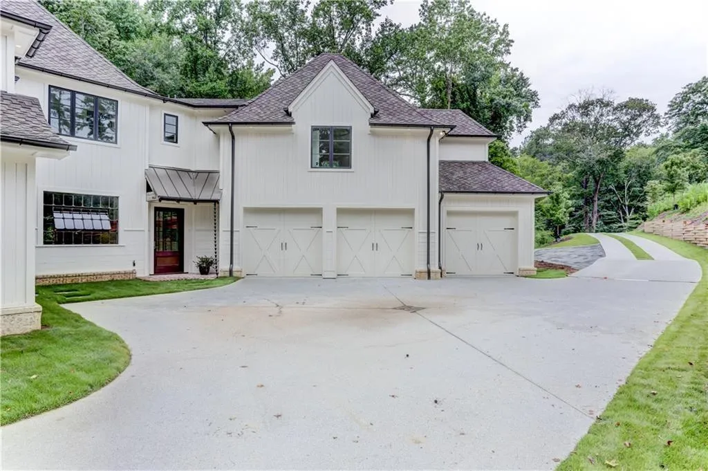 5001 Rebel Trail, Atlanta, Georgia 30327, 5 Bedrooms Bedrooms, ,5 BathroomsBathrooms,Residential,Sold,5001 Rebel Trail,6618575