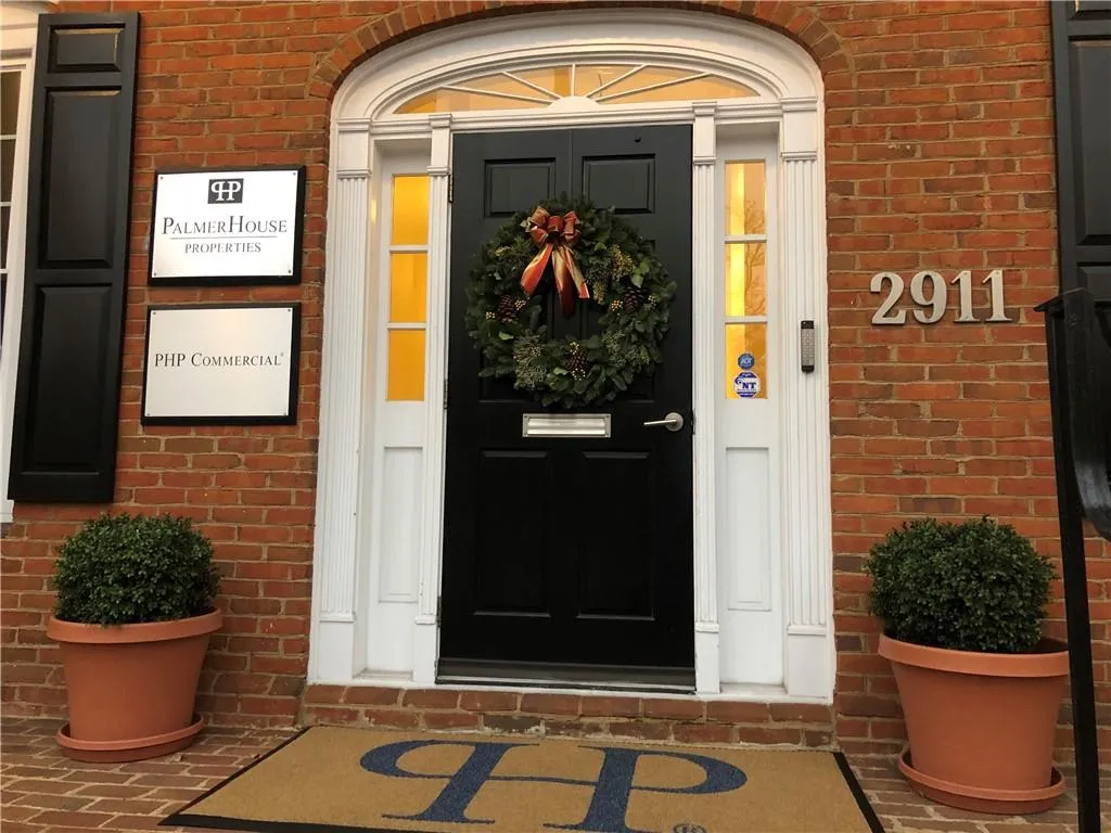 Front Entry to Main Lobby