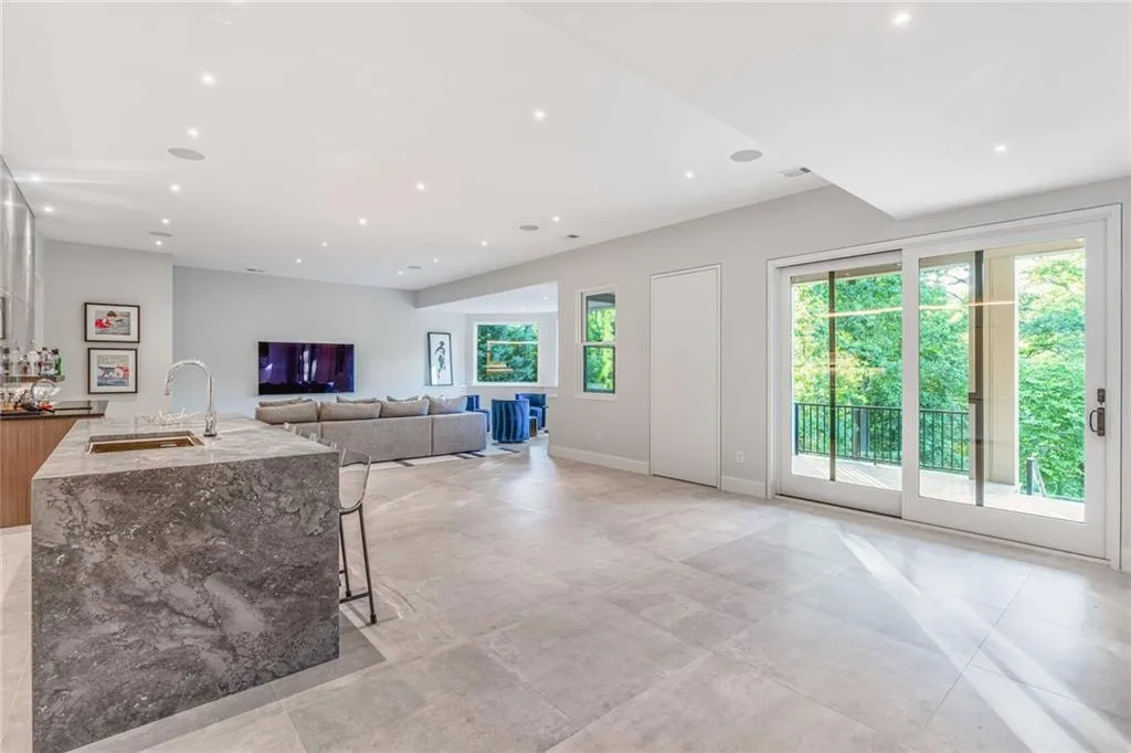 725 Londonberry Road, Sandy Springs, Georgia 30327, 6 Bedrooms Bedrooms, ,7 BathroomsBathrooms,Residential,Sold,725 Londonberry Road,7082320