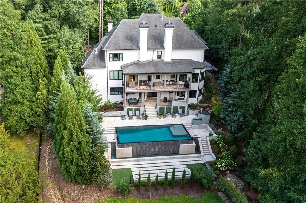 725 Londonberry Road, Sandy Springs, Georgia 30327, 6 Bedrooms Bedrooms, ,7 BathroomsBathrooms,Residential,Sold,725 Londonberry Road,7082320