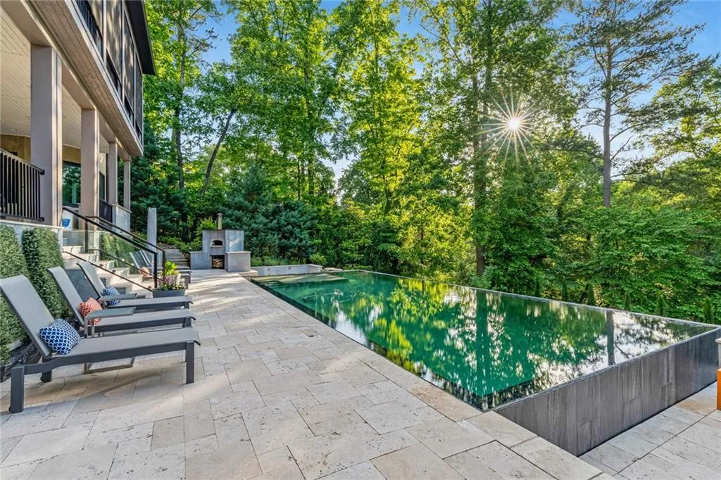 725 Londonberry Road, Sandy Springs, Georgia 30327, 6 Bedrooms Bedrooms, ,7 BathroomsBathrooms,Residential,Sold,725 Londonberry Road,7082320
