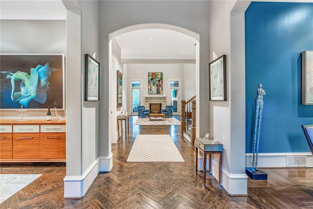725 Londonberry Road, Sandy Springs, Georgia 30327, 6 Bedrooms Bedrooms, ,7 BathroomsBathrooms,Residential,Sold,725 Londonberry Road,7082320