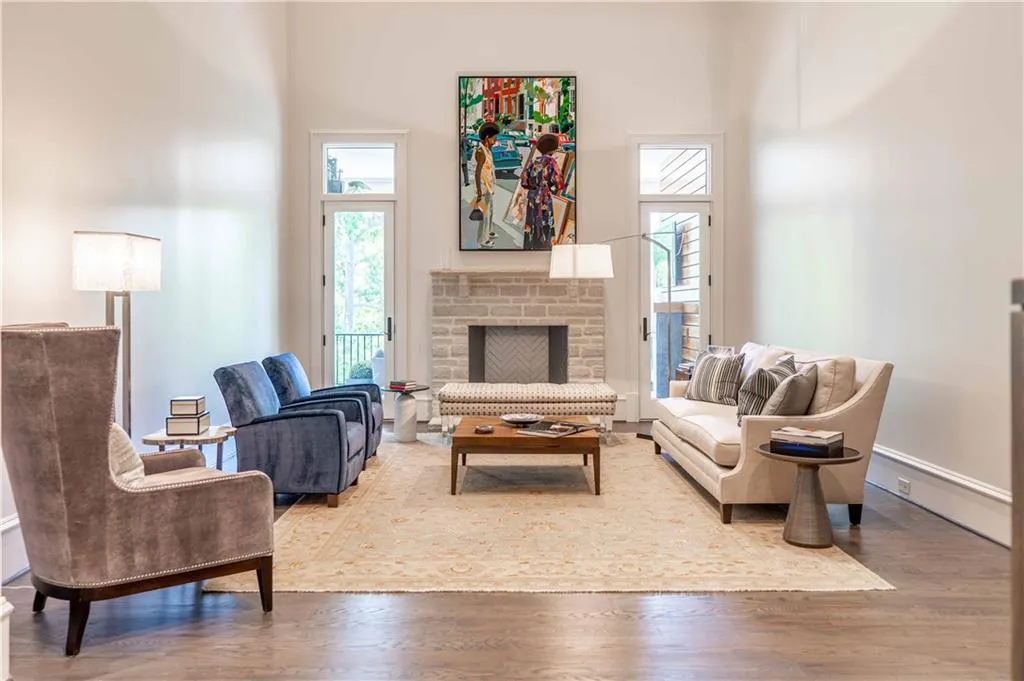 725 Londonberry Road, Sandy Springs, Georgia 30327, 6 Bedrooms Bedrooms, ,7 BathroomsBathrooms,Residential,Sold,725 Londonberry Road,7082320