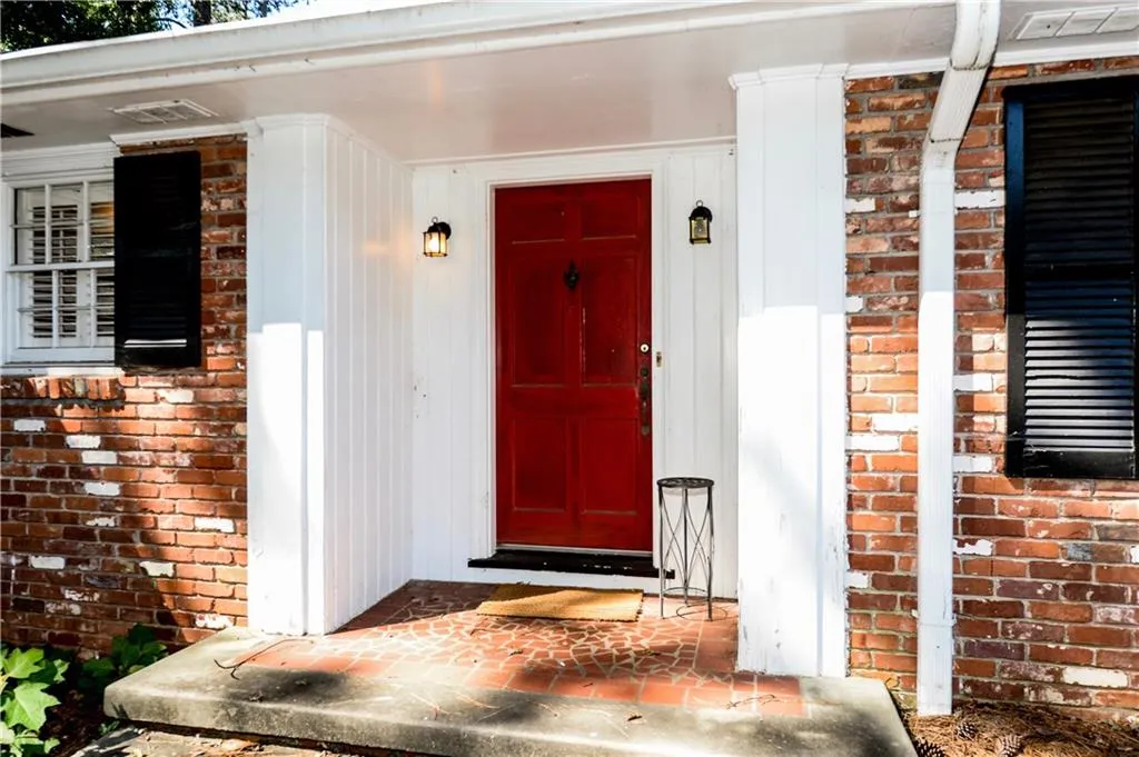 4736 Lake Forrest Drive, Sandy Springs, Georgia 30342, 3 Bedrooms Bedrooms, ,3 BathroomsBathrooms,Residential,Sold,4736 Lake Forrest Drive,5912066