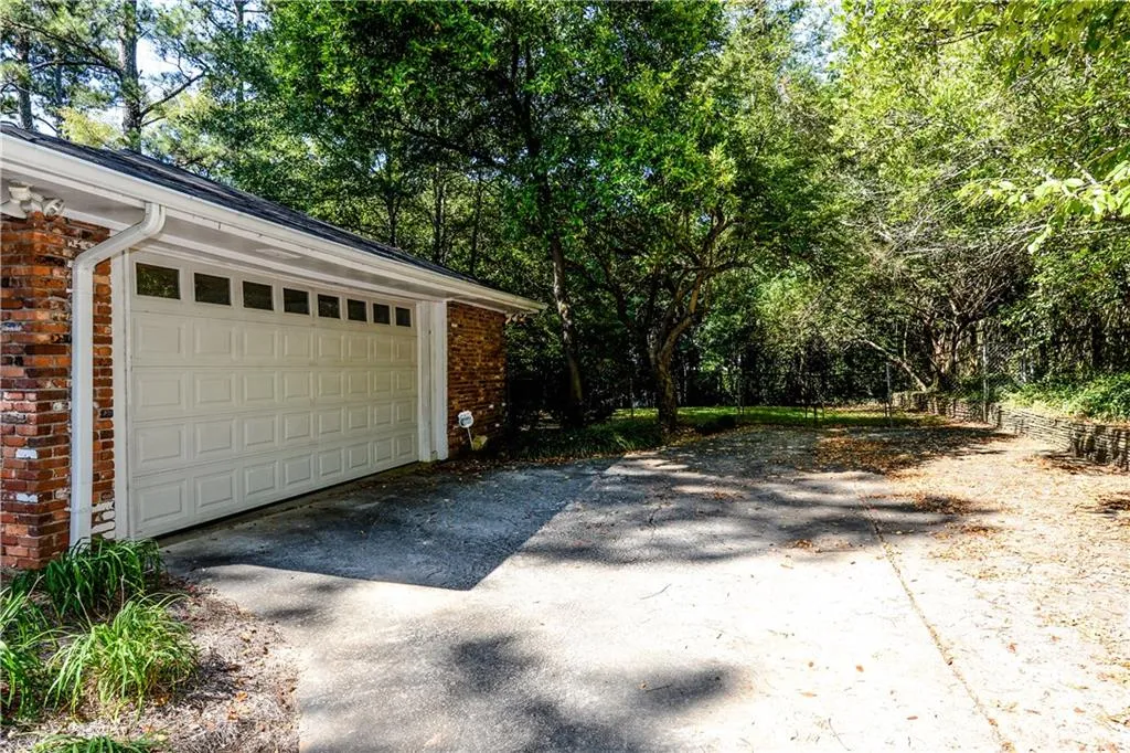 4736 Lake Forrest Drive, Sandy Springs, Georgia 30342, 3 Bedrooms Bedrooms, ,3 BathroomsBathrooms,Residential,Sold,4736 Lake Forrest Drive,5912066