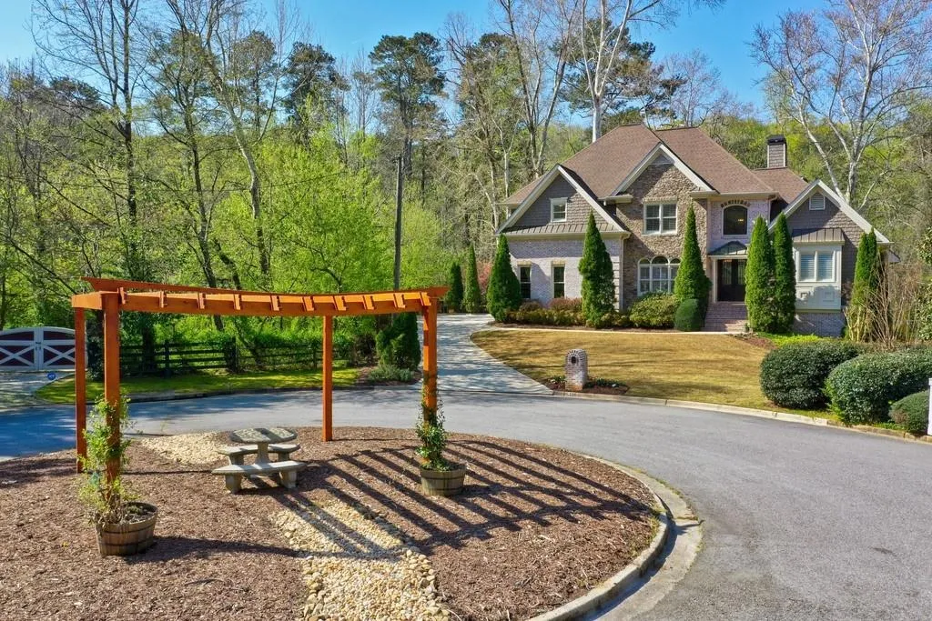 225 River North Court, Sandy Springs, Georgia 30328, 7 Bedrooms Bedrooms, ,5 BathroomsBathrooms,Residential,Sold,225 River North Court,6865722