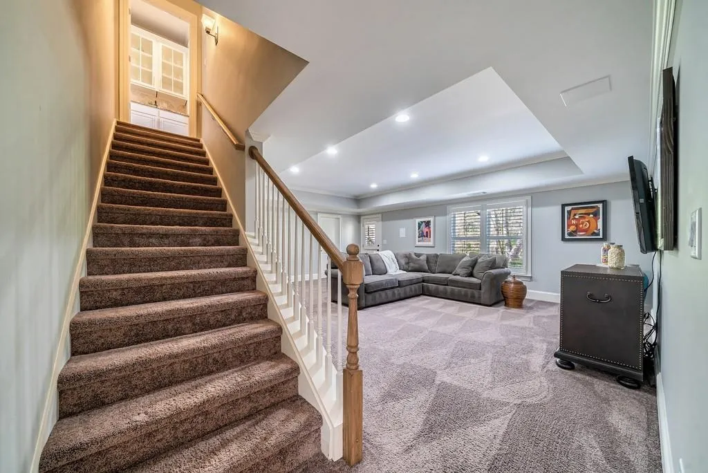 225 River North Court, Sandy Springs, Georgia 30328, 7 Bedrooms Bedrooms, ,5 BathroomsBathrooms,Residential,Sold,225 River North Court,6865722