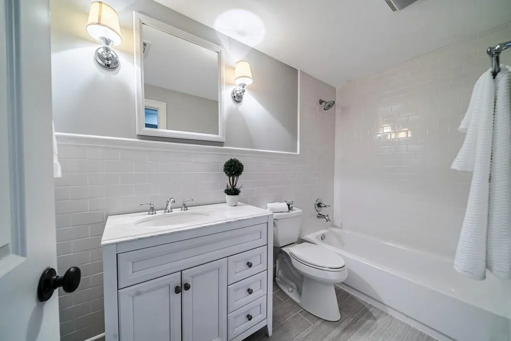 225 River North Court, Sandy Springs, Georgia 30328, 7 Bedrooms Bedrooms, ,5 BathroomsBathrooms,Residential,Sold,225 River North Court,6865722