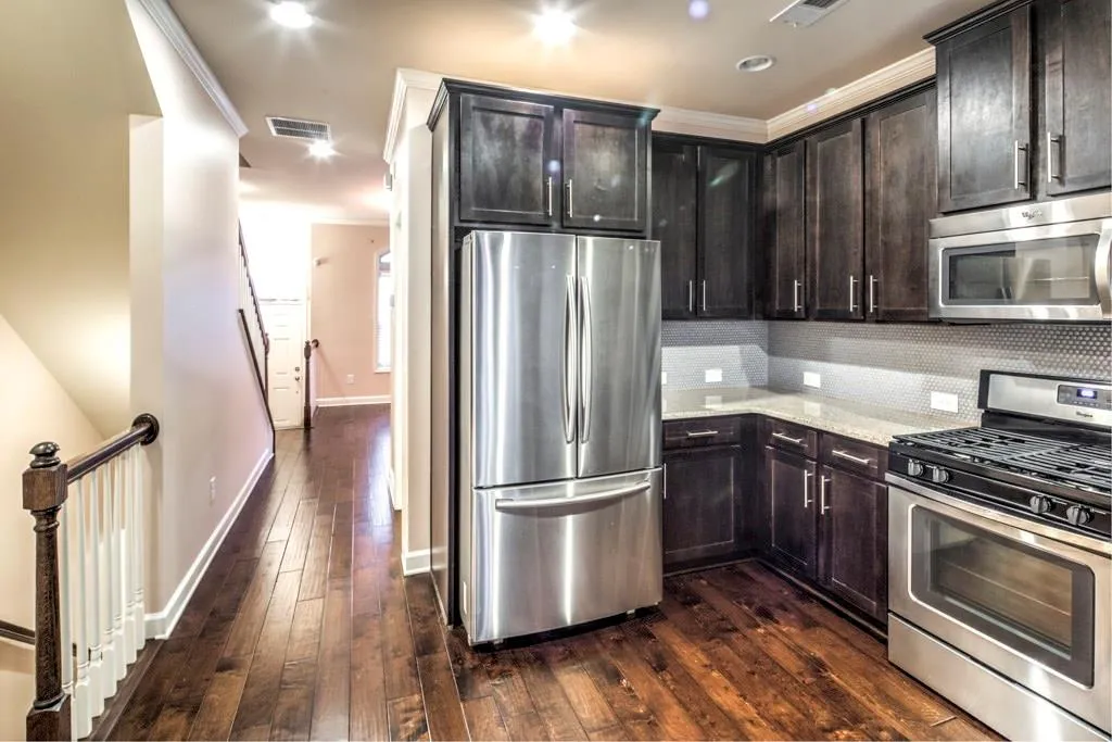 7295 Highland Bluff, Atlanta, Georgia 30328, 3 Bedrooms Bedrooms, ,3 BathroomsBathrooms,Residential,Sold,7295 Highland Bluff,5955181