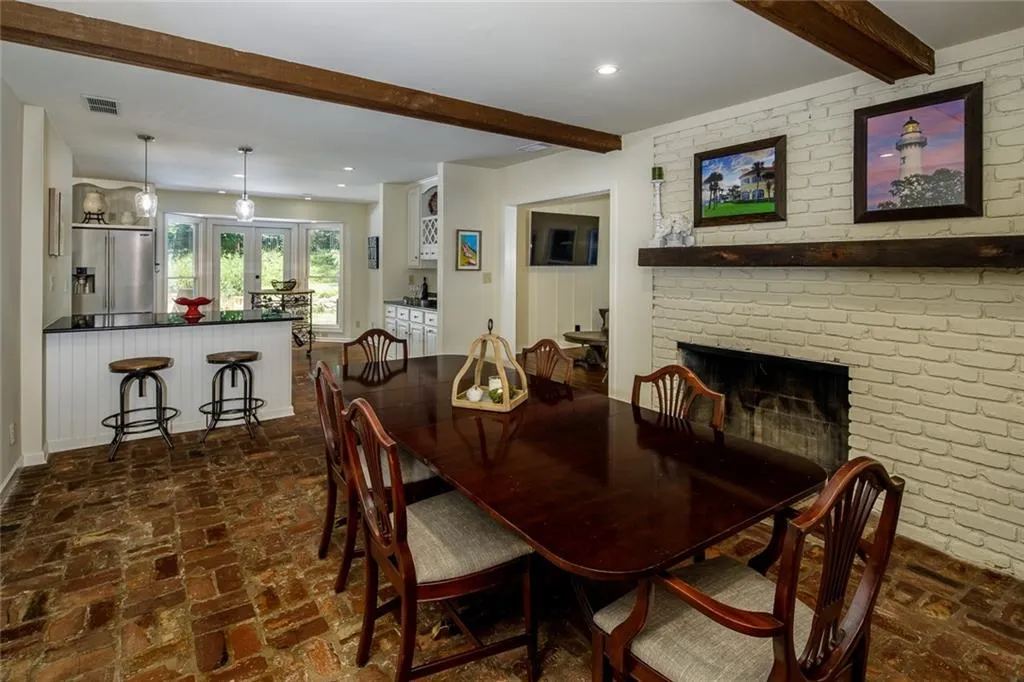 515 N Harbor Drive, Sandy Springs, Georgia 30328, 5 Bedrooms Bedrooms, ,2 BathroomsBathrooms,Residential,Sold,515 N Harbor Drive,6785864