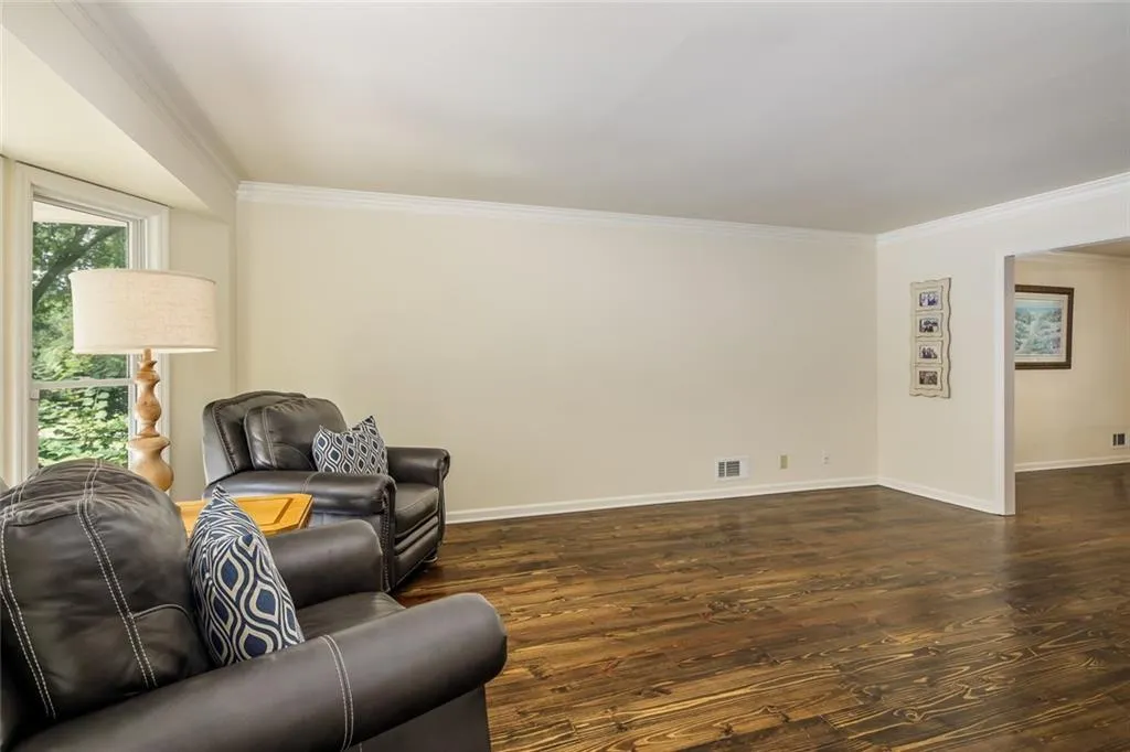 515 N Harbor Drive, Sandy Springs, Georgia 30328, 5 Bedrooms Bedrooms, ,2 BathroomsBathrooms,Residential,Sold,515 N Harbor Drive,6785864