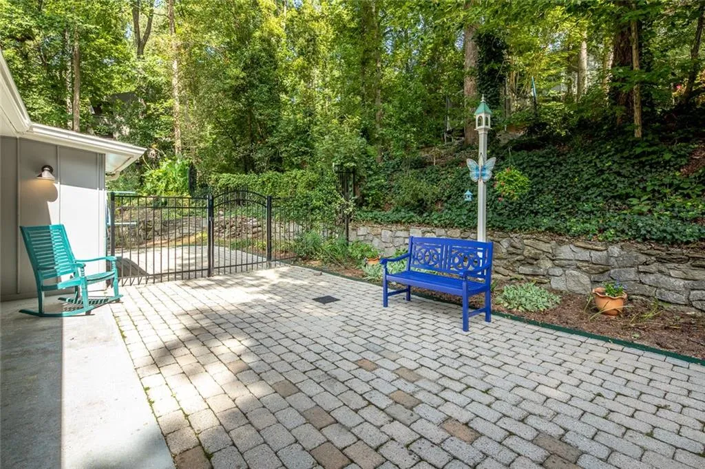 515 N Harbor Drive, Sandy Springs, Georgia 30328, 5 Bedrooms Bedrooms, ,2 BathroomsBathrooms,Residential,Sold,515 N Harbor Drive,6785864