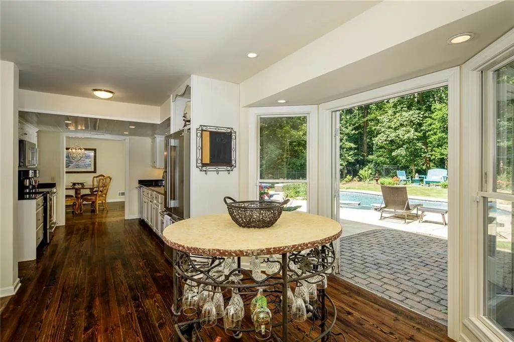 515 N Harbor Drive, Sandy Springs, Georgia 30328, 5 Bedrooms Bedrooms, ,2 BathroomsBathrooms,Residential,Sold,515 N Harbor Drive,6785864