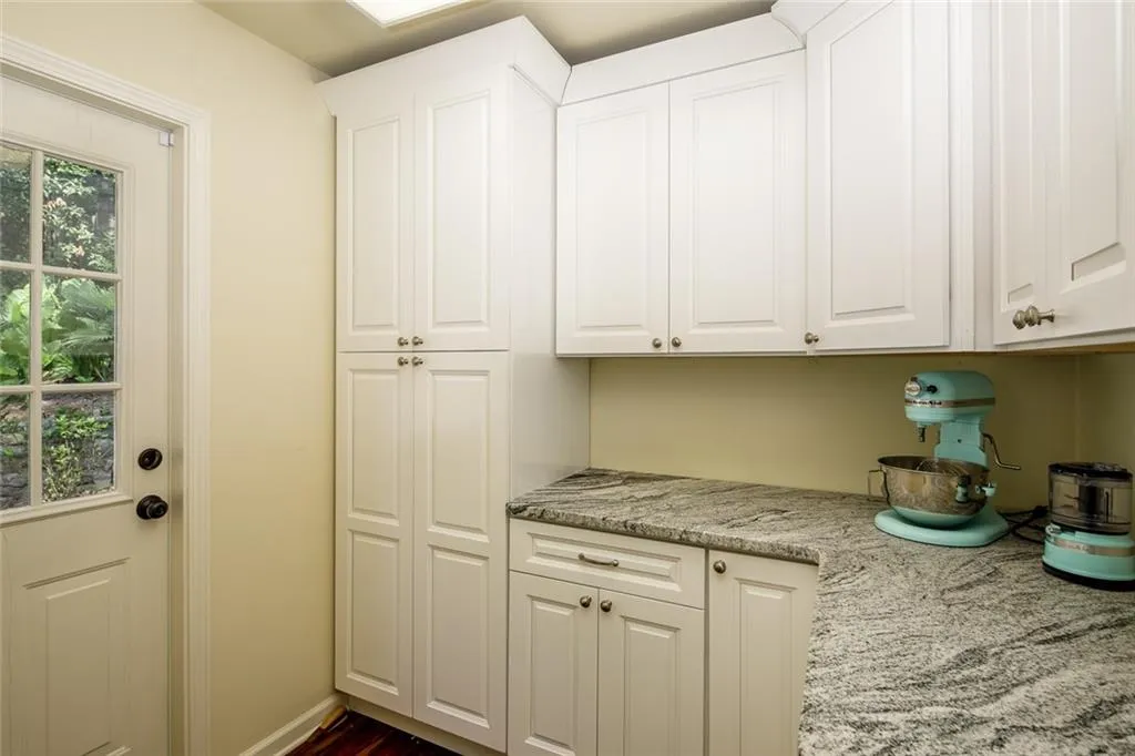 515 N Harbor Drive, Sandy Springs, Georgia 30328, 5 Bedrooms Bedrooms, ,2 BathroomsBathrooms,Residential,Sold,515 N Harbor Drive,6785864