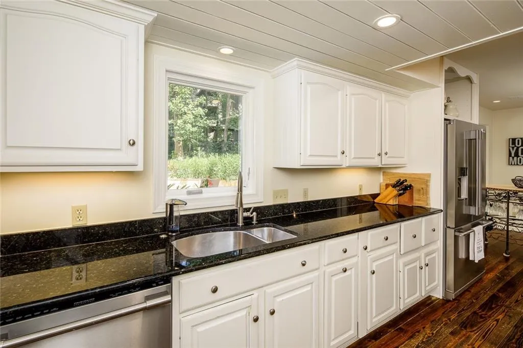 515 N Harbor Drive, Sandy Springs, Georgia 30328, 5 Bedrooms Bedrooms, ,2 BathroomsBathrooms,Residential,Sold,515 N Harbor Drive,6785864