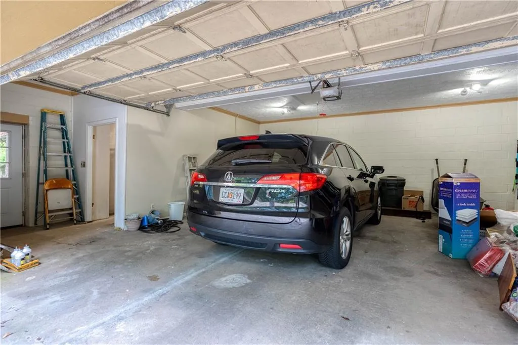 6535 Riverside Drive, Sandy Springs, Georgia 30328, 4 Bedrooms Bedrooms, ,3 BathroomsBathrooms,Residential,Sold,6535 Riverside Drive,7243343