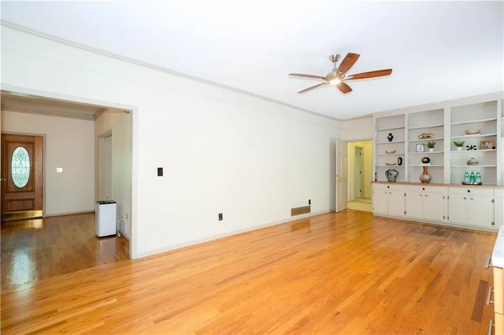 6535 Riverside Drive, Sandy Springs, Georgia 30328, 4 Bedrooms Bedrooms, ,3 BathroomsBathrooms,Residential,Sold,6535 Riverside Drive,7243343