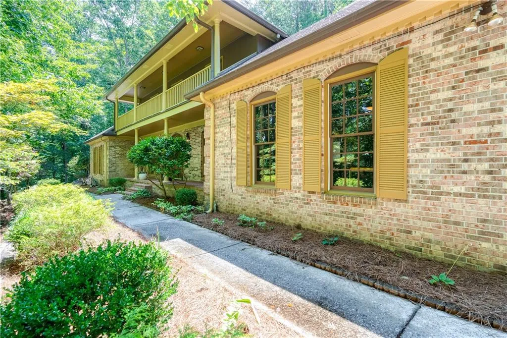 6535 Riverside Drive, Sandy Springs, Georgia 30328, 4 Bedrooms Bedrooms, ,3 BathroomsBathrooms,Residential,Sold,6535 Riverside Drive,7243343