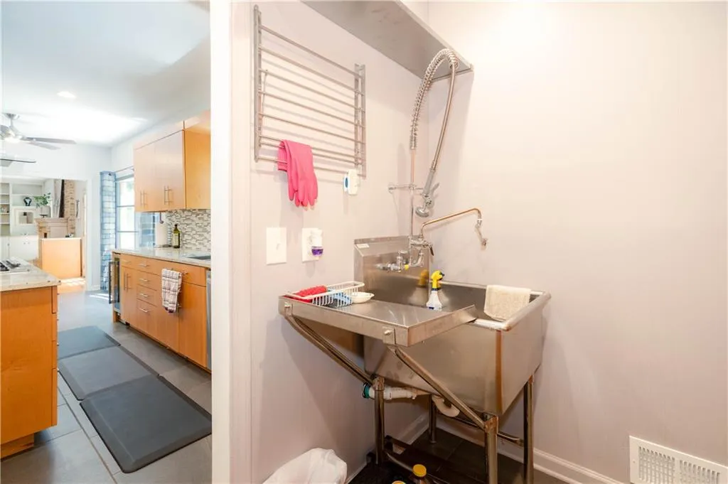 6535 Riverside Drive, Sandy Springs, Georgia 30328, 4 Bedrooms Bedrooms, ,3 BathroomsBathrooms,Residential,Sold,6535 Riverside Drive,7243343