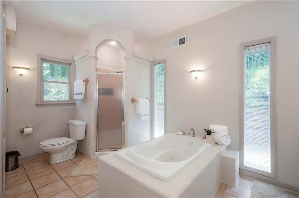 6535 Riverside Drive, Sandy Springs, Georgia 30328, 4 Bedrooms Bedrooms, ,3 BathroomsBathrooms,Residential,Sold,6535 Riverside Drive,7243343