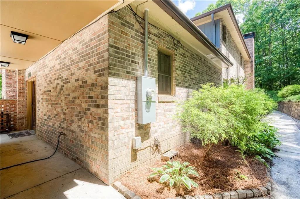 6535 Riverside Drive, Sandy Springs, Georgia 30328, 4 Bedrooms Bedrooms, ,3 BathroomsBathrooms,Residential,Sold,6535 Riverside Drive,7243343