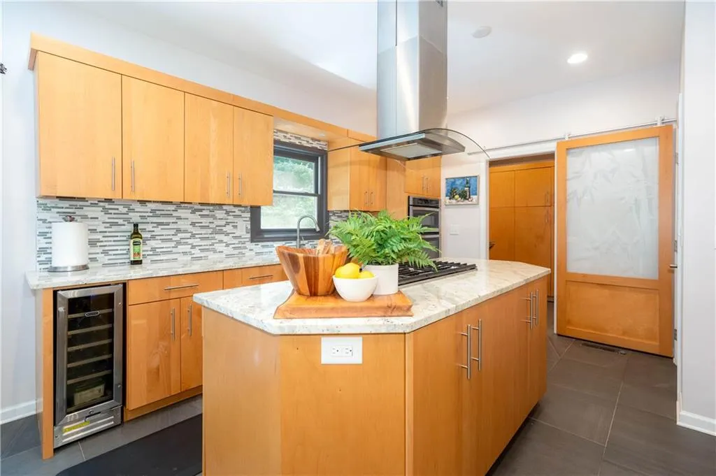 6535 Riverside Drive, Sandy Springs, Georgia 30328, 4 Bedrooms Bedrooms, ,3 BathroomsBathrooms,Residential,Sold,6535 Riverside Drive,7243343