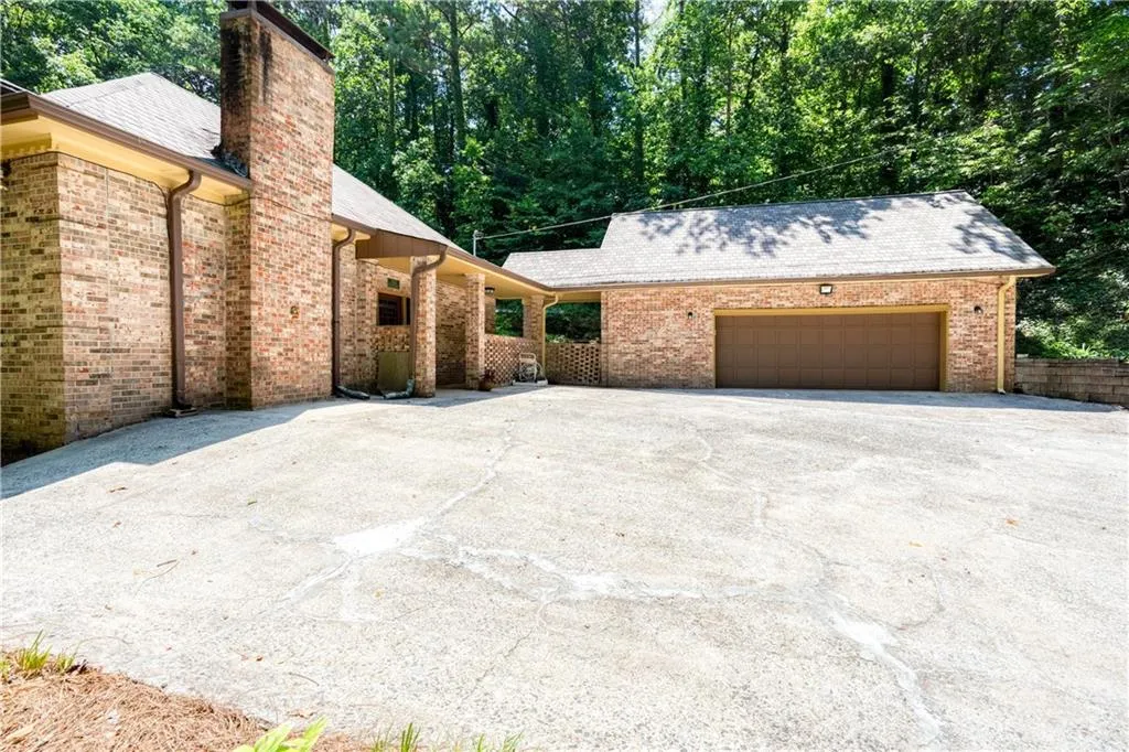 6535 Riverside Drive, Sandy Springs, Georgia 30328, 4 Bedrooms Bedrooms, ,3 BathroomsBathrooms,Residential,Sold,6535 Riverside Drive,7243343