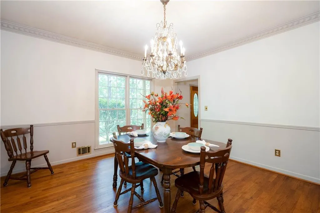 6535 Riverside Drive, Sandy Springs, Georgia 30328, 4 Bedrooms Bedrooms, ,3 BathroomsBathrooms,Residential,Sold,6535 Riverside Drive,7243343