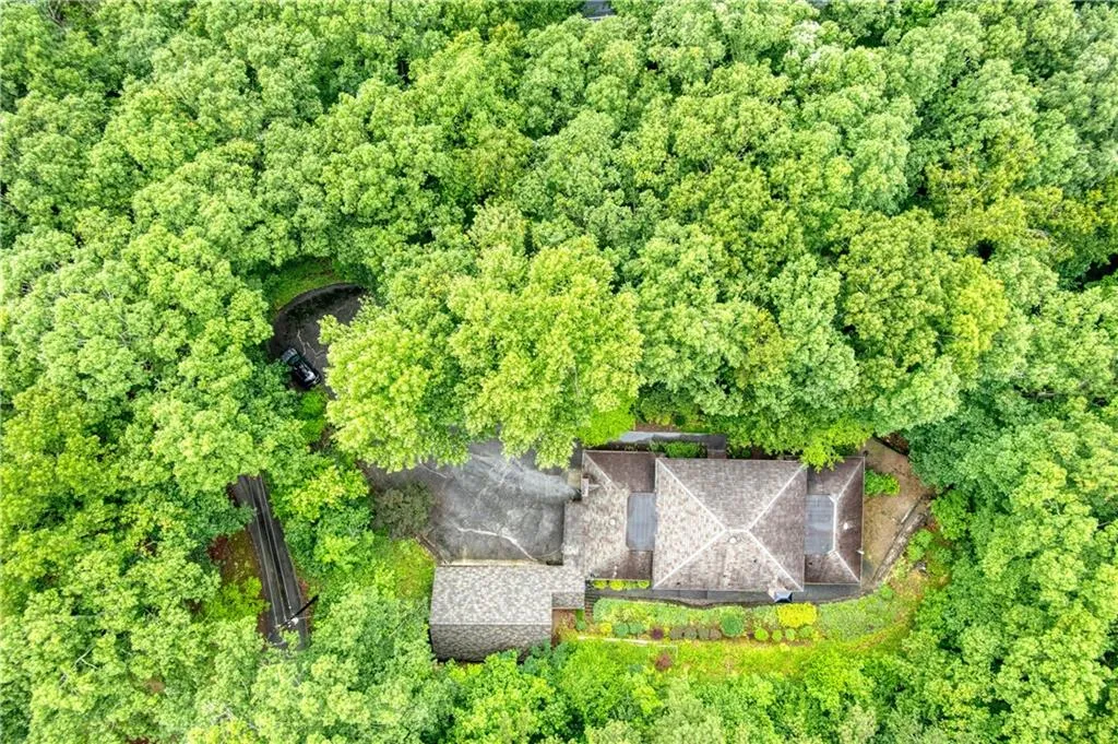 6535 Riverside Drive, Sandy Springs, Georgia 30328, 4 Bedrooms Bedrooms, ,3 BathroomsBathrooms,Residential,Sold,6535 Riverside Drive,7243343