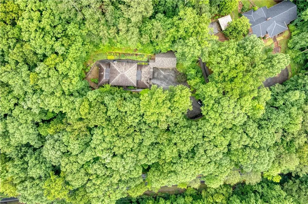 6535 Riverside Drive, Sandy Springs, Georgia 30328, 4 Bedrooms Bedrooms, ,3 BathroomsBathrooms,Residential,Sold,6535 Riverside Drive,7243343