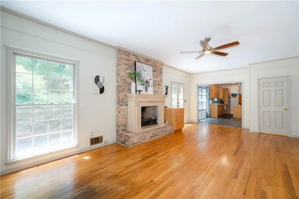 6535 Riverside Drive, Sandy Springs, Georgia 30328, 4 Bedrooms Bedrooms, ,3 BathroomsBathrooms,Residential,Sold,6535 Riverside Drive,7243343