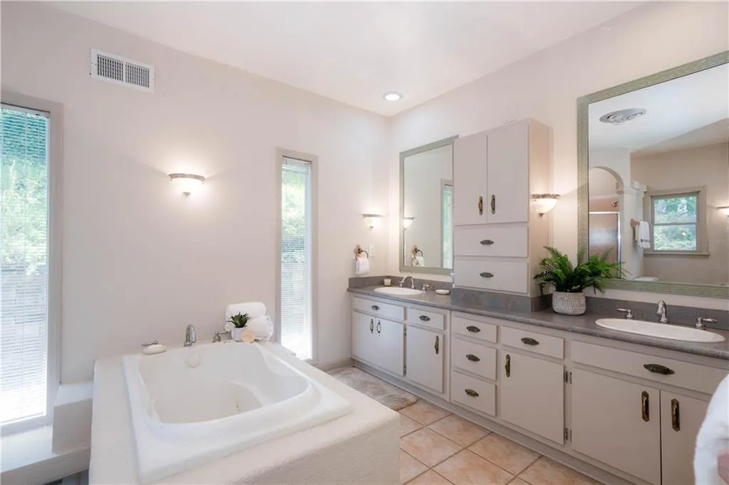 6535 Riverside Drive, Sandy Springs, Georgia 30328, 4 Bedrooms Bedrooms, ,3 BathroomsBathrooms,Residential,Sold,6535 Riverside Drive,7243343