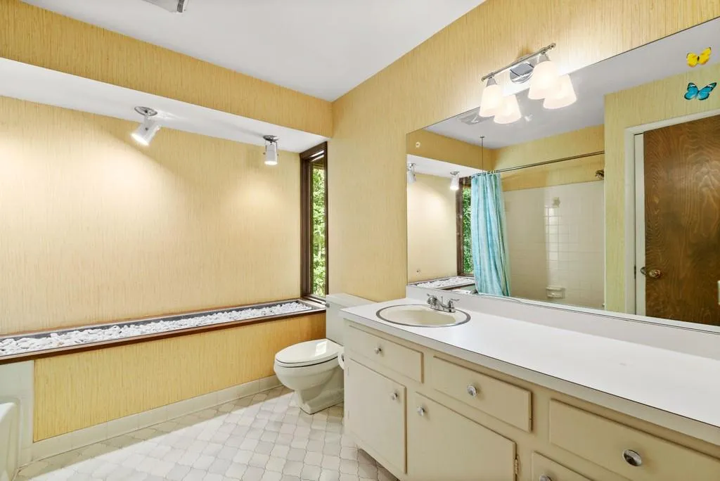 6285 Weatherly Drive Nw, Atlanta, Georgia 30328, 4 Bedrooms Bedrooms, ,2 BathroomsBathrooms,Residential,Sold,6285 Weatherly Drive Nw,6760729