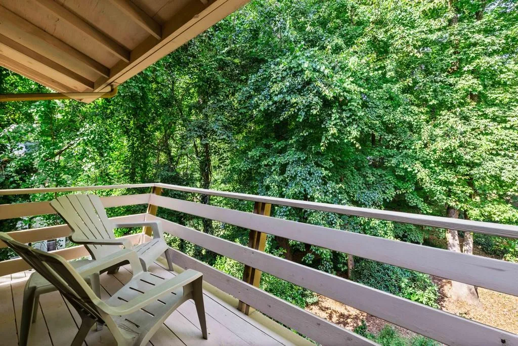 6285 Weatherly Drive Nw, Atlanta, Georgia 30328, 4 Bedrooms Bedrooms, ,2 BathroomsBathrooms,Residential,Sold,6285 Weatherly Drive Nw,6760729