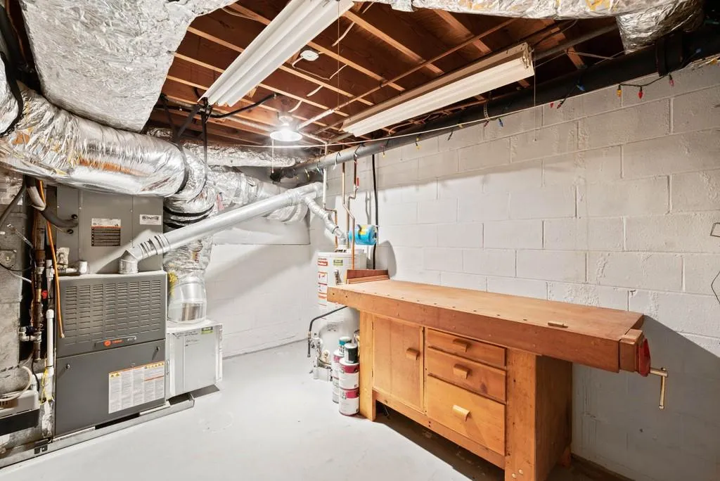 6285 Weatherly Drive Nw, Atlanta, Georgia 30328, 4 Bedrooms Bedrooms, ,2 BathroomsBathrooms,Residential,Sold,6285 Weatherly Drive Nw,6760729