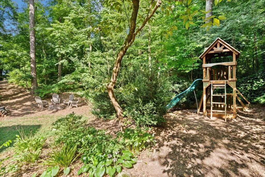 6285 Weatherly Drive Nw, Atlanta, Georgia 30328, 4 Bedrooms Bedrooms, ,2 BathroomsBathrooms,Residential,Sold,6285 Weatherly Drive Nw,6760729