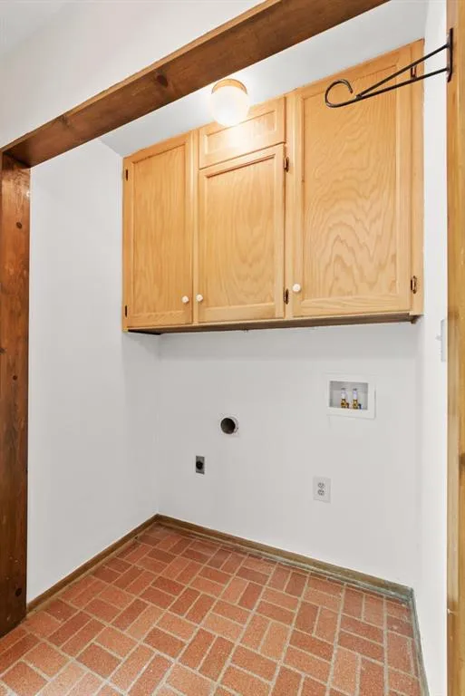 6285 Weatherly Drive Nw, Atlanta, Georgia 30328, 4 Bedrooms Bedrooms, ,2 BathroomsBathrooms,Residential,Sold,6285 Weatherly Drive Nw,6760729