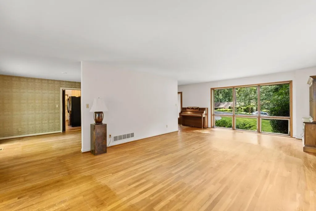 6285 Weatherly Drive Nw, Atlanta, Georgia 30328, 4 Bedrooms Bedrooms, ,2 BathroomsBathrooms,Residential,Sold,6285 Weatherly Drive Nw,6760729