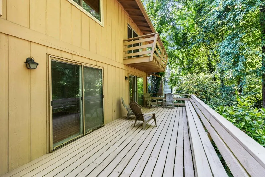 6285 Weatherly Drive Nw, Atlanta, Georgia 30328, 4 Bedrooms Bedrooms, ,2 BathroomsBathrooms,Residential,Sold,6285 Weatherly Drive Nw,6760729