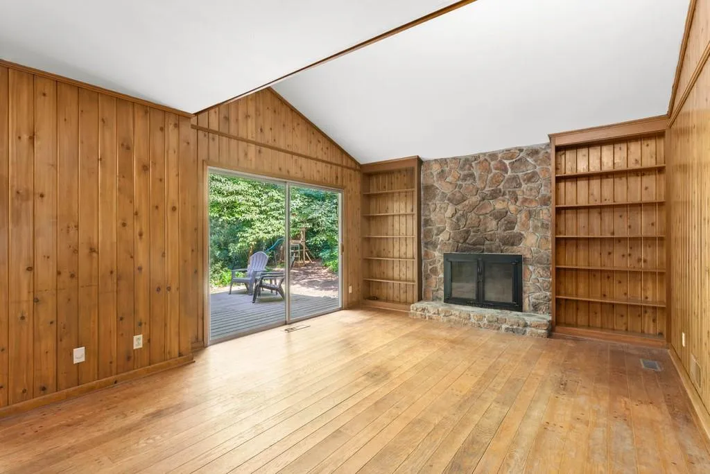 6285 Weatherly Drive Nw, Atlanta, Georgia 30328, 4 Bedrooms Bedrooms, ,2 BathroomsBathrooms,Residential,Sold,6285 Weatherly Drive Nw,6760729