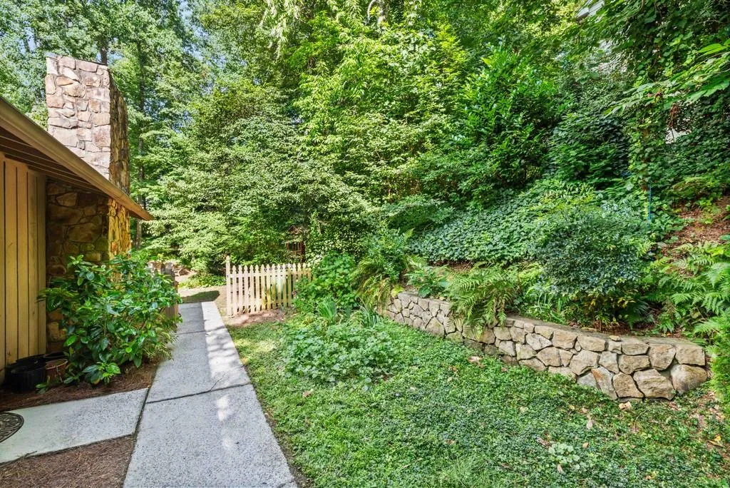 6285 Weatherly Drive Nw, Atlanta, Georgia 30328, 4 Bedrooms Bedrooms, ,2 BathroomsBathrooms,Residential,Sold,6285 Weatherly Drive Nw,6760729