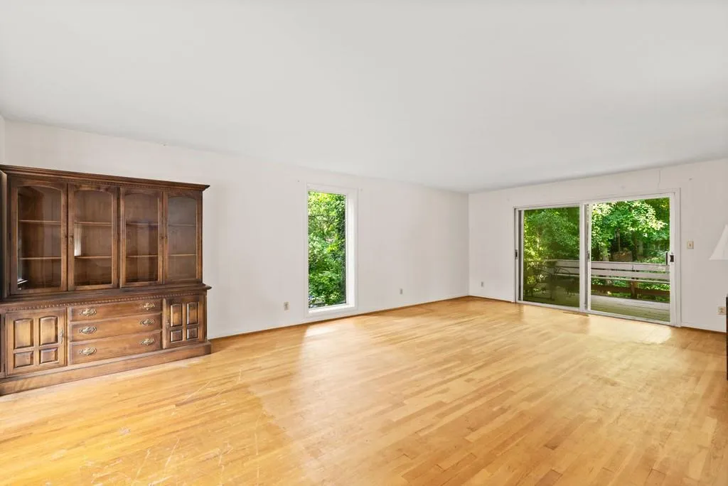 6285 Weatherly Drive Nw, Atlanta, Georgia 30328, 4 Bedrooms Bedrooms, ,2 BathroomsBathrooms,Residential,Sold,6285 Weatherly Drive Nw,6760729