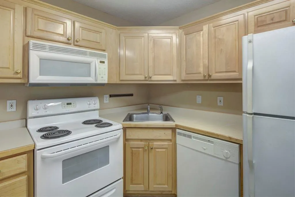 315 Hilderbrand Drive Unit C-4, Atlanta, Georgia 30328, 2 Bedrooms Bedrooms, ,1 BathroomBathrooms,Residential,Sold,315 Hilderbrand Drive Unit C-4,5718280