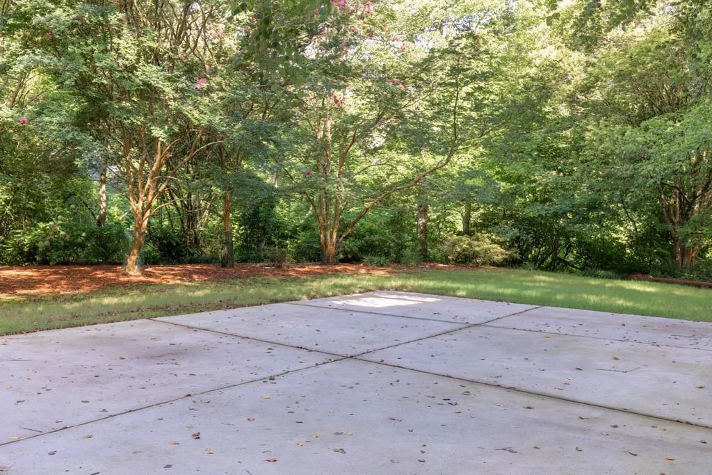 662 Corbin Lake Court, Sandy Springs, Georgia 30350, 3 Bedrooms Bedrooms, ,2 BathroomsBathrooms,Residential,Sold,662 Corbin Lake Court,6587981