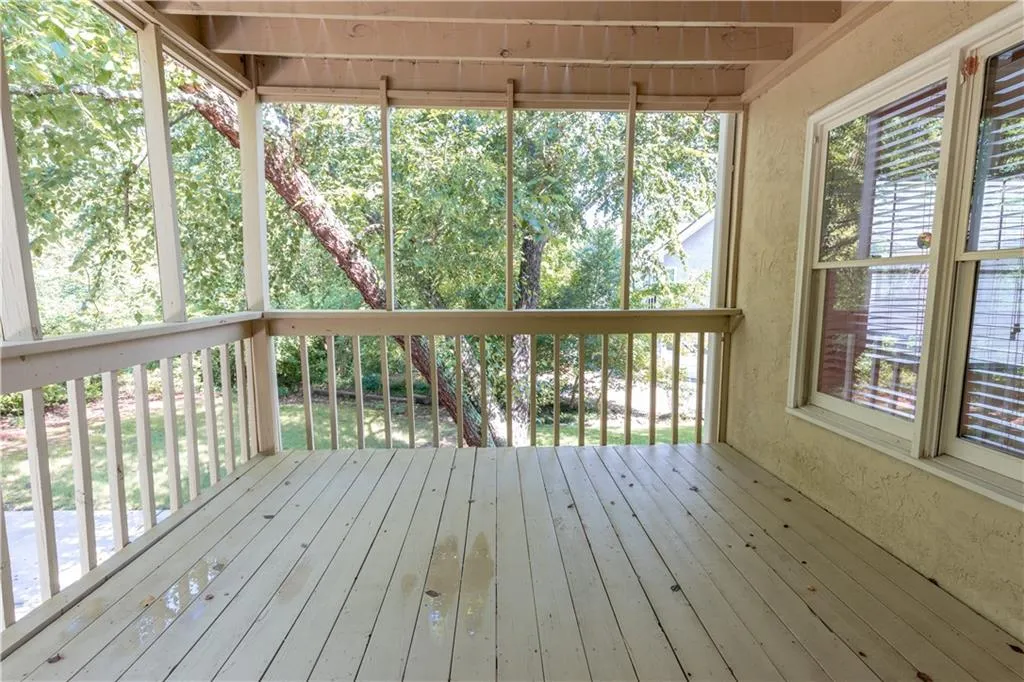 662 Corbin Lake Court, Sandy Springs, Georgia 30350, 3 Bedrooms Bedrooms, ,2 BathroomsBathrooms,Residential,Sold,662 Corbin Lake Court,6587981
